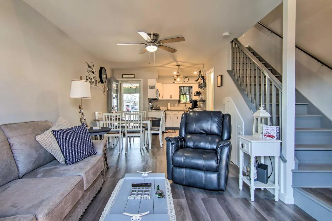 Airy Ocean City Condo On Canal Front With Deck! Appartement
