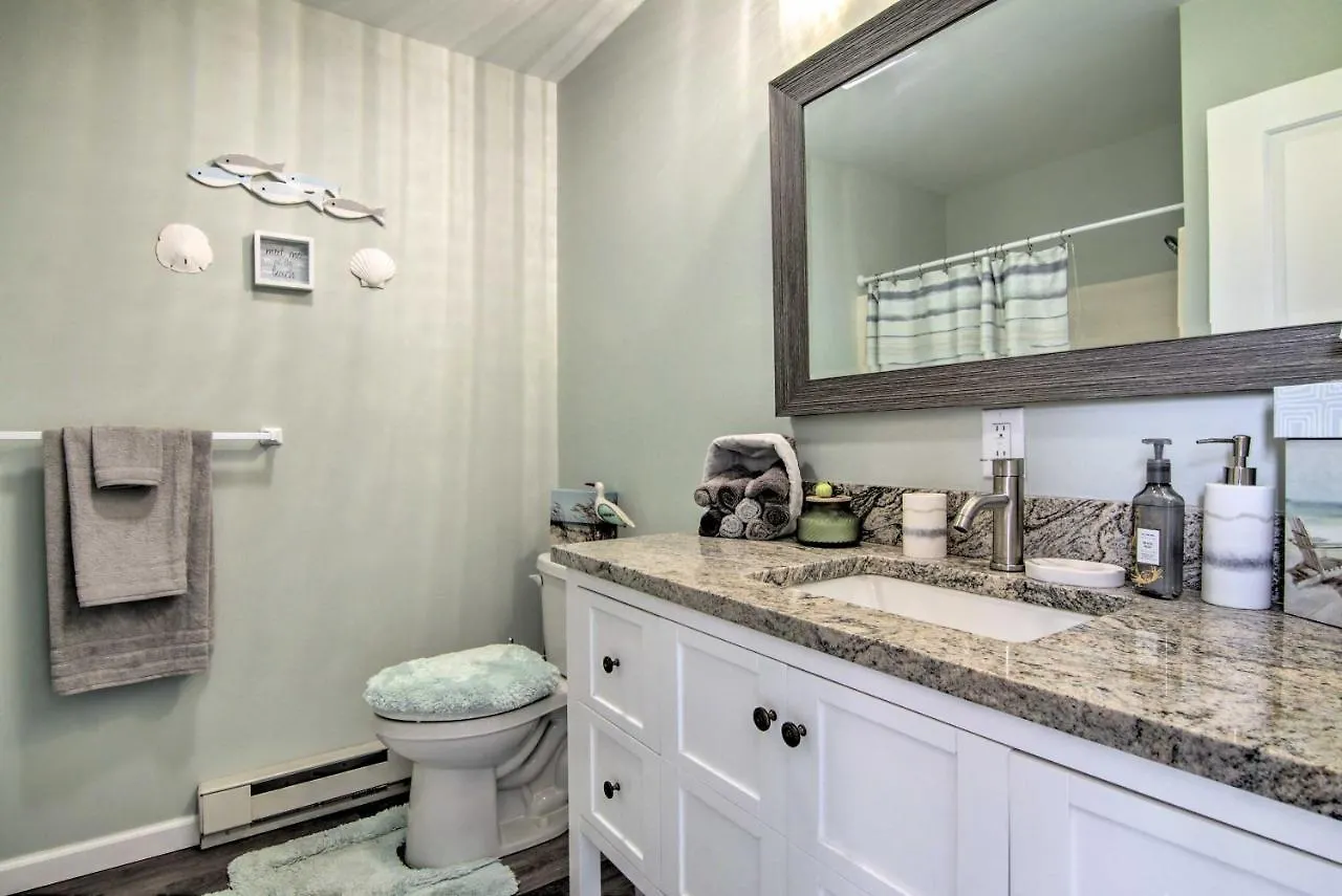 Appartement Airy Ocean City Condo On Canal Front With Deck!